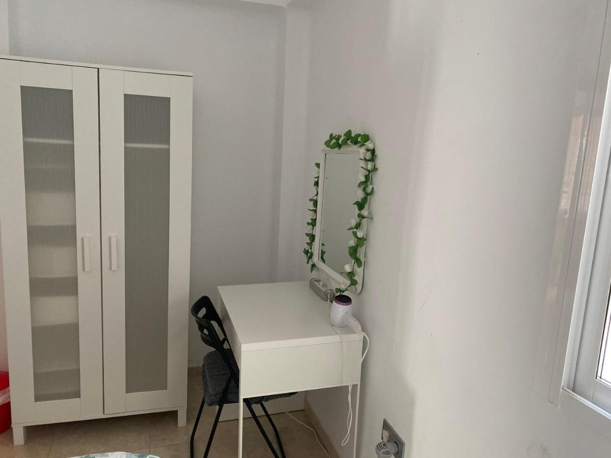 Malaga Centro Habitaciones Privada En Apartamento Compartidos ภายนอก รูปภาพ